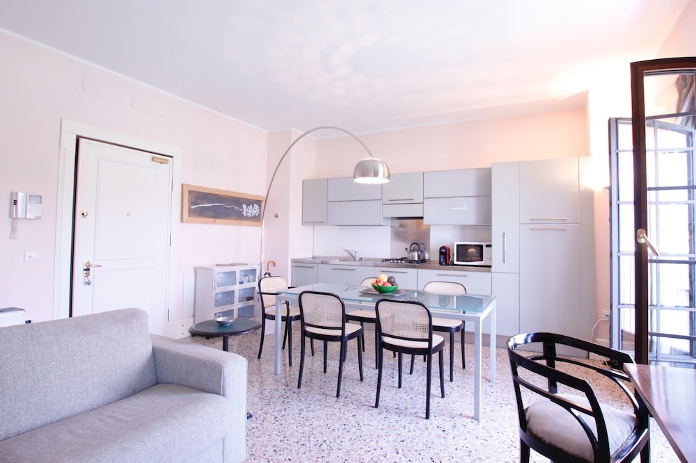 Apartment, 1 Bedroom, Canal View photo 2