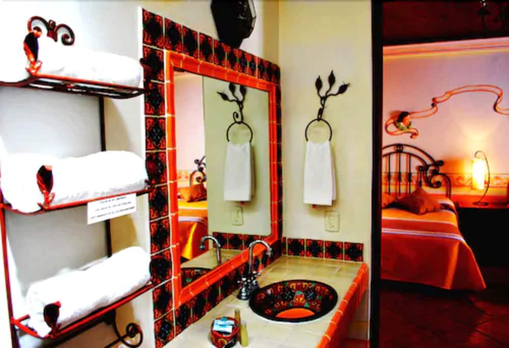 Quadruple Room, Hill View photo 3