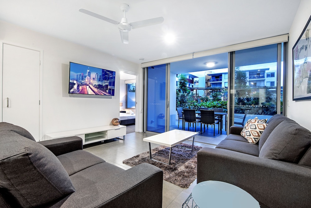 Deluxe Apartment, 3 Bedrooms, Pool Access photo 1