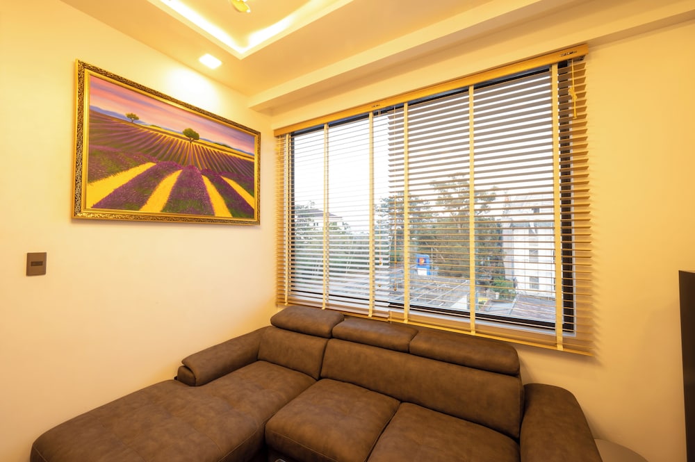 Penthouse - Photo 5