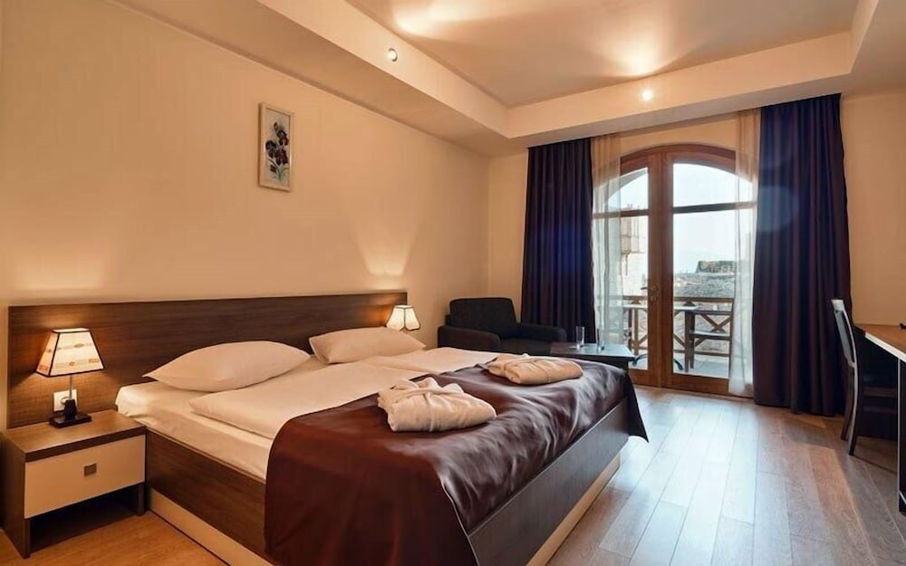 Standard Double Room, 1 King Bed, Non Smoking photo 1