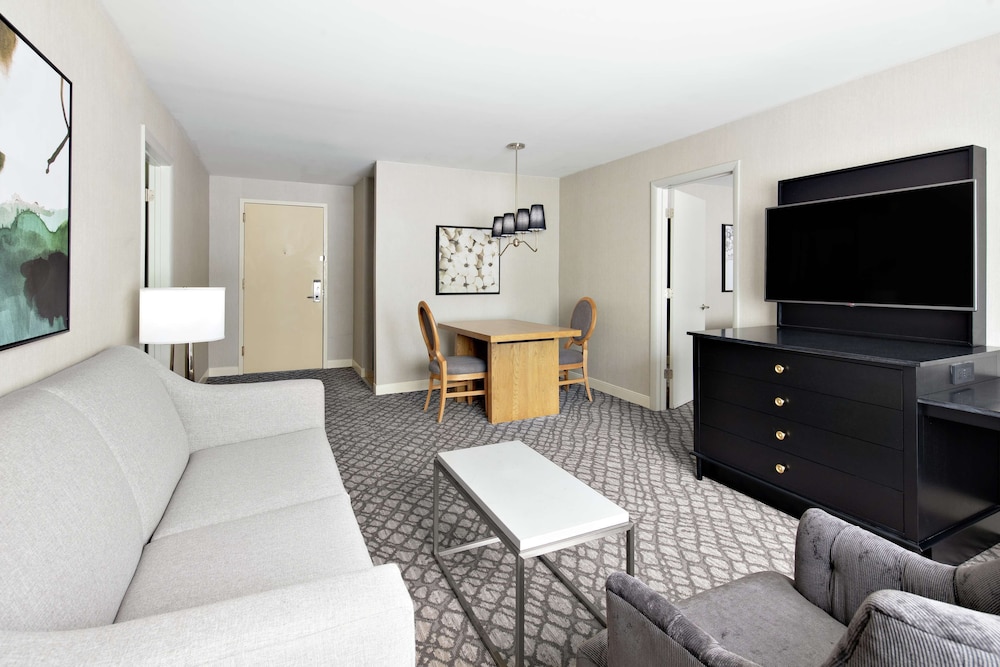 Suite, 2 Bedrooms (Both 1 King Bed,Living Rm,Kitchenette) - Photo 6