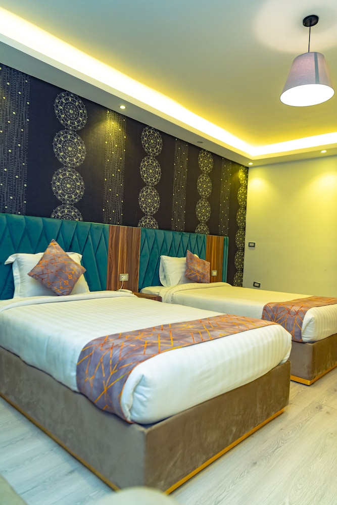 Junior Suite, Pool View - Photo 2