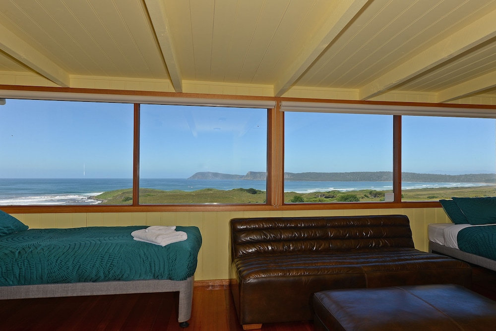 Panoramic House, 3 Bedrooms, Ocean View, Beachfront photo 3