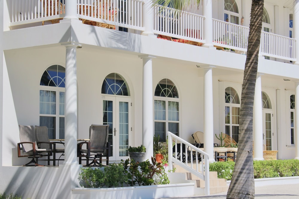 Premier Condo, 3 Bedrooms, Beach View photo 1