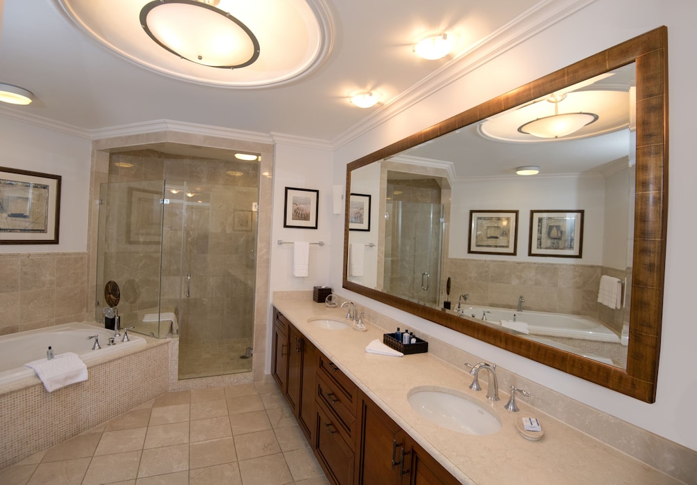 Suite, 1 Bedroom, Oceanfront - Photo 7