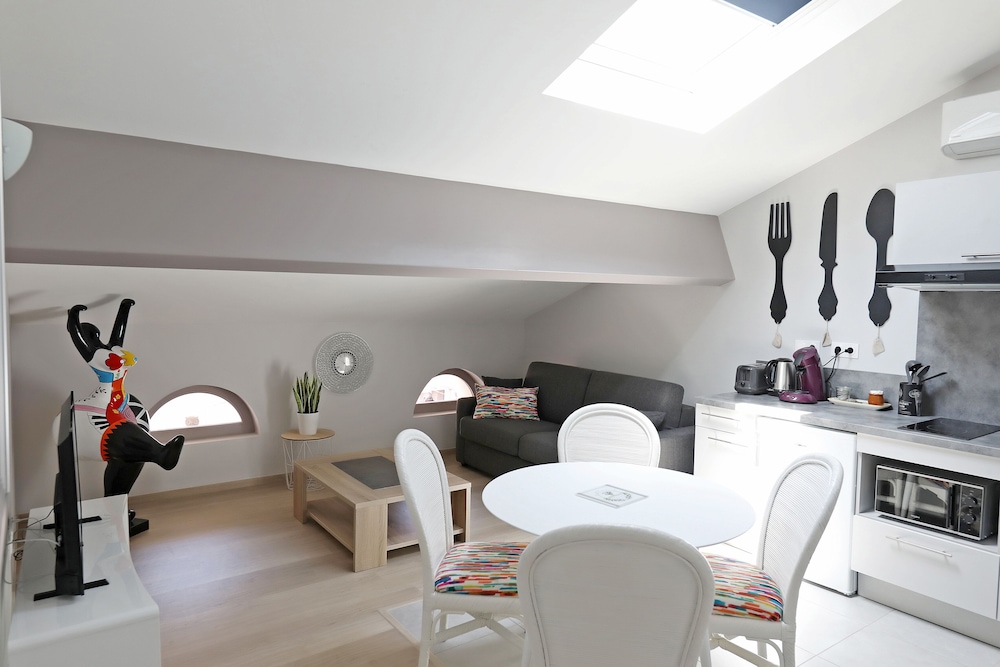 Apartment - Photo 2
