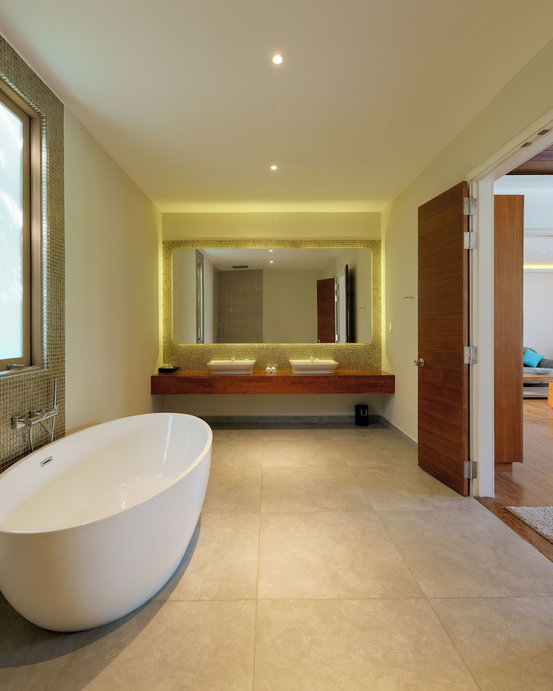 Executive Villa photo 2