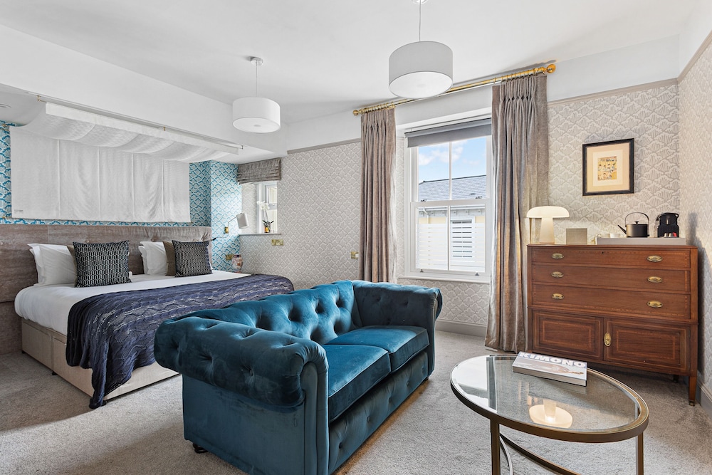 Standard Double or Twin Room (Suite)