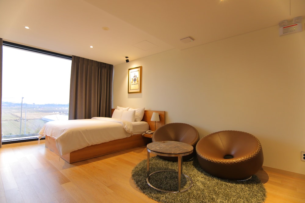 Standard Room - Photo 1
