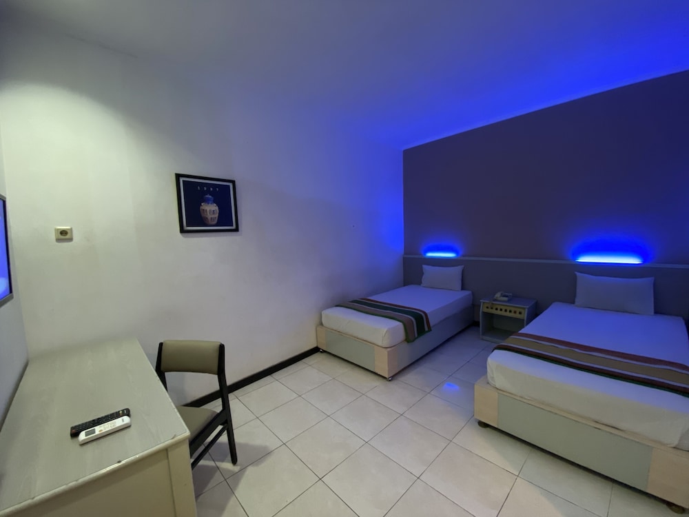 Business Room - Photo 2