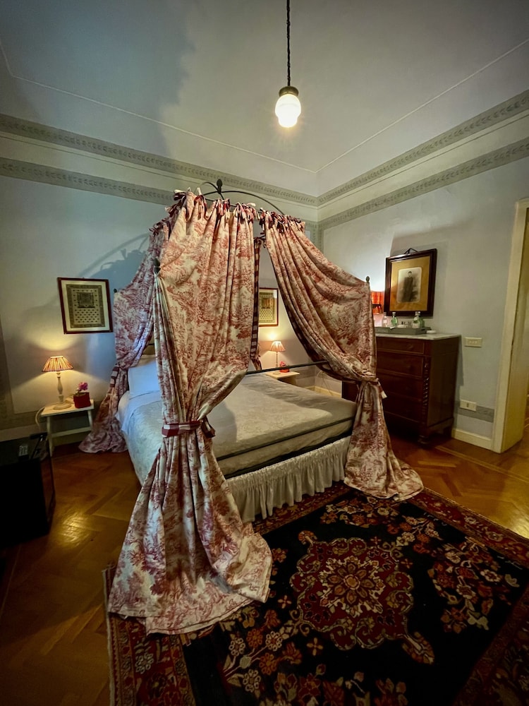 Deluxe Suite photo 2