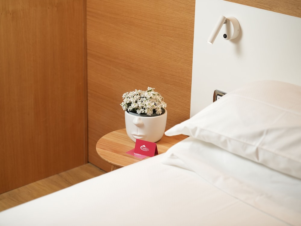 Junior Suite, 1 King Bed - Photo 5