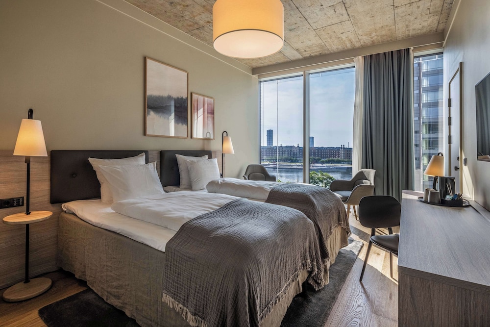 Junior Suite, 1 King Bed with Sofa bed (Plus - Wellness & pool excluded) thumbnail 5