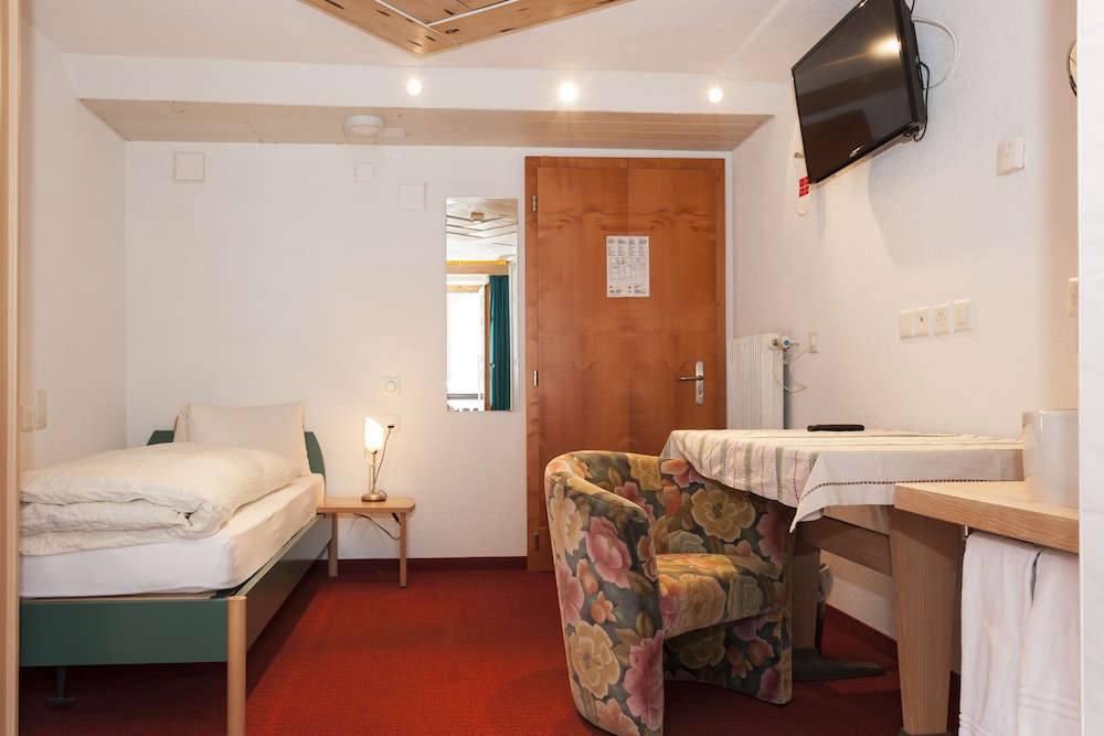 Standard Single Room photo 2
