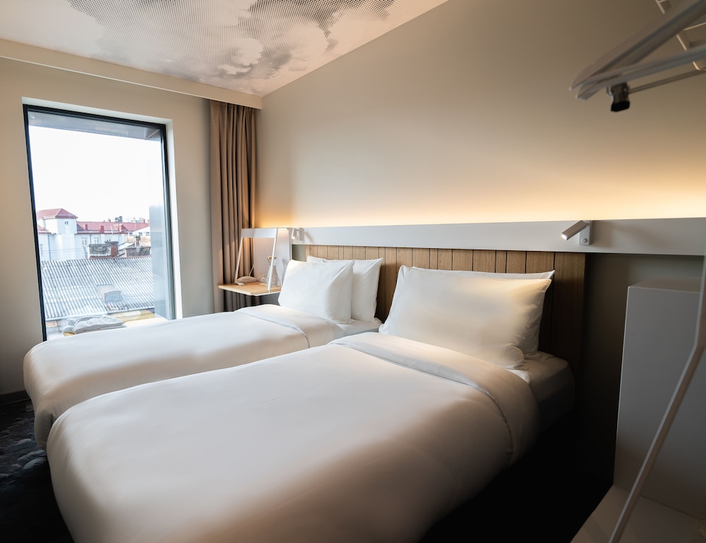 Standard Room, 2 Twin Beds - Photo 6