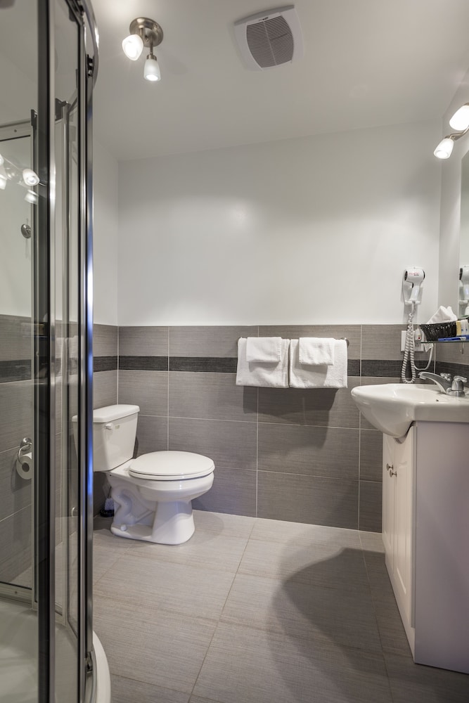 Standard Room, 1 Double Bed, Private Bathroom - Photo 5