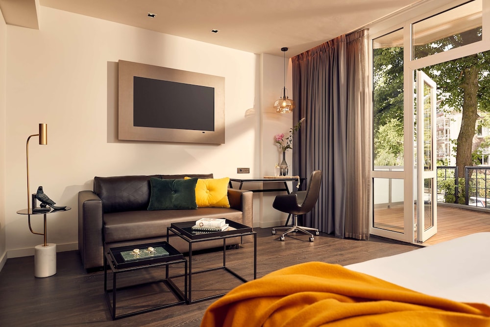 Junior Suite, 1 King Bed photo 3