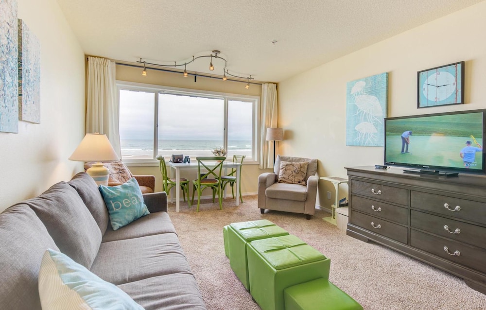 Traditional Condo, 1 Bedroom, Kitchen, Beach View