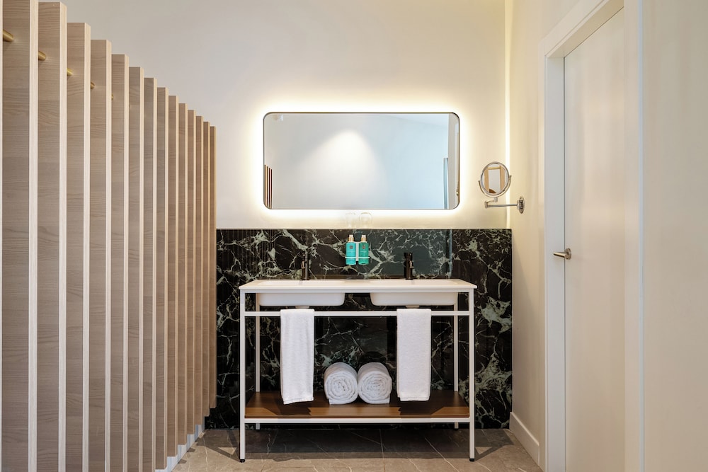 Superior Double Room - Photo 3