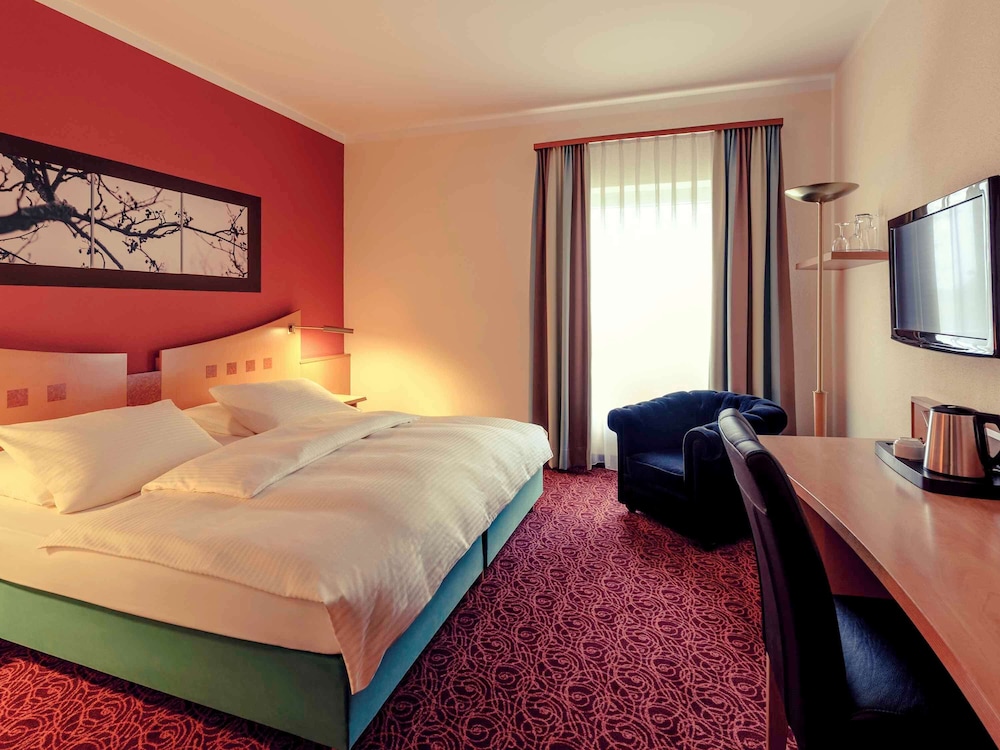 Standard Room, Multiple Beds - Photo 4
