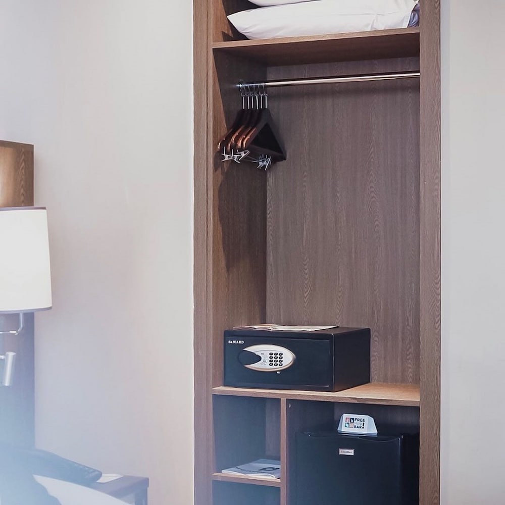Premier Triple Room, 3 Bedrooms photo 3