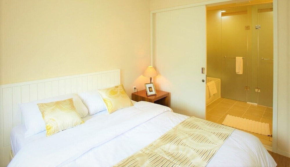 Suite (A, Room type Randomly Assigned) photo 1