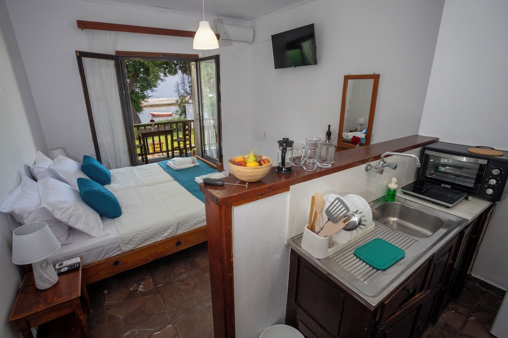 Standard Twin Room, Balcony, Sea View photo 3