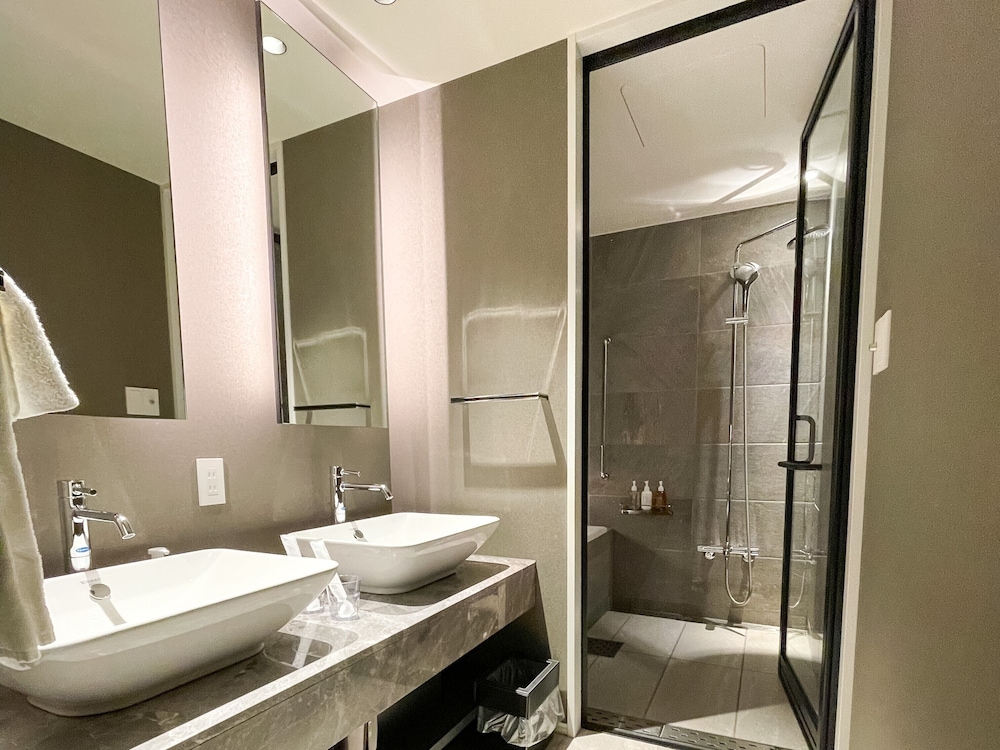 Park Suite, Non Smoking - Photo 7