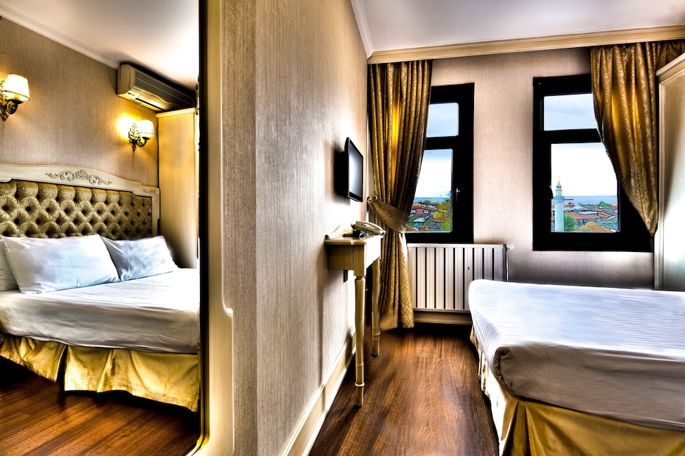 Deluxe Room, 1 Double Bed, Sea View photo 3