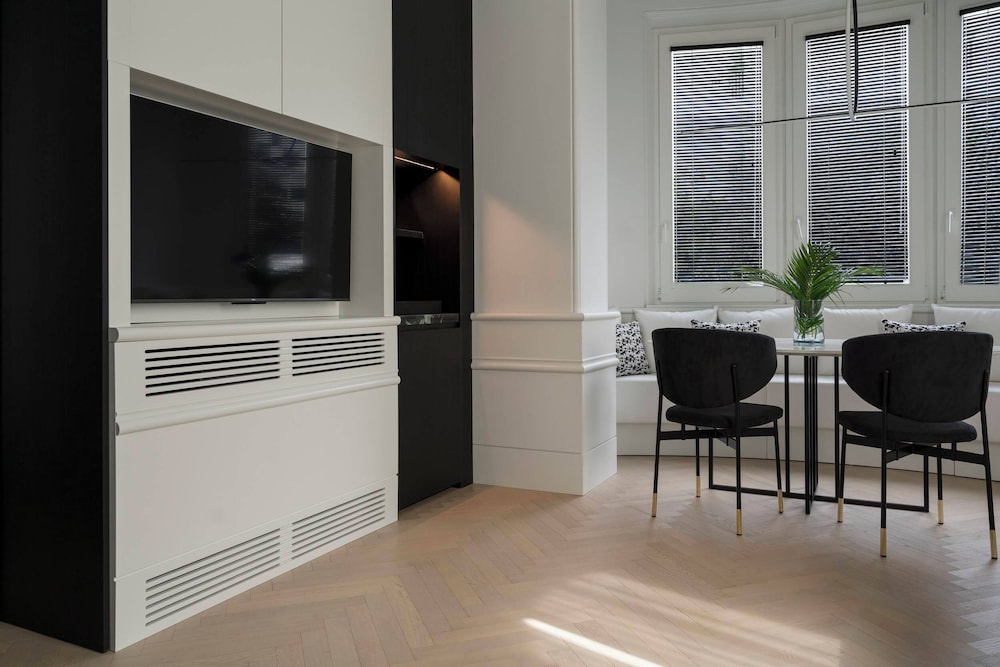 Suite, Annex Building (with private Jacuzzi) - Photo 6