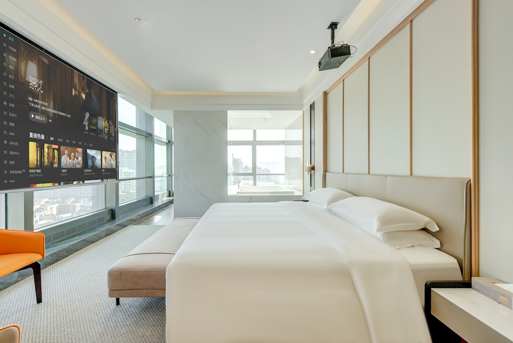 Couple King Bed Room photo 1