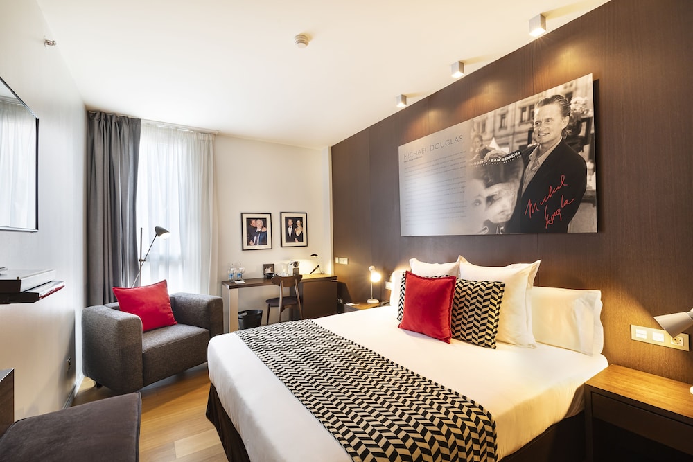 Standard Double Room - Photo 4