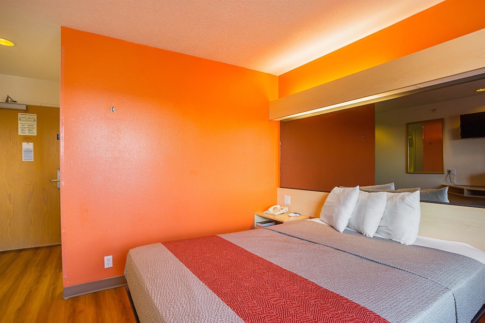 Standard Suite, 1 Queen Bed, Non Smoking