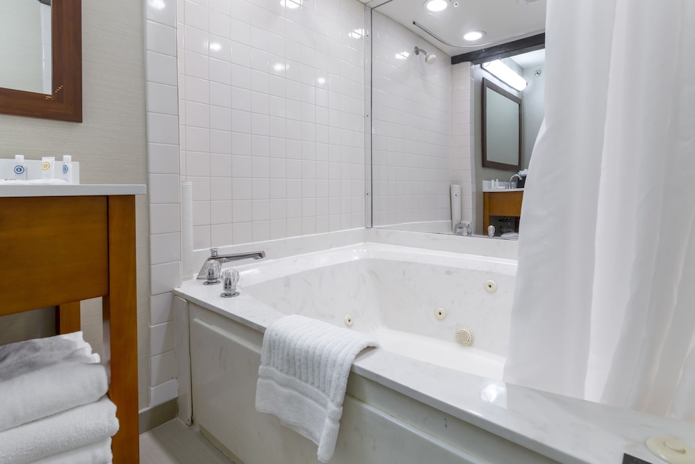 Suite, Non Smoking (Upgrade) - Photo 1