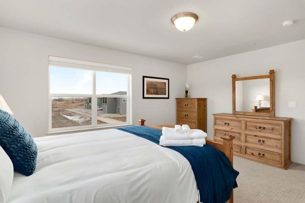 House, Multiple Beds, Patio, Garden View (238 Osiander St. Unit D) photo 3