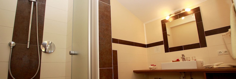 Classic Double Room, Balcony, Mountain View (Small) photo 3