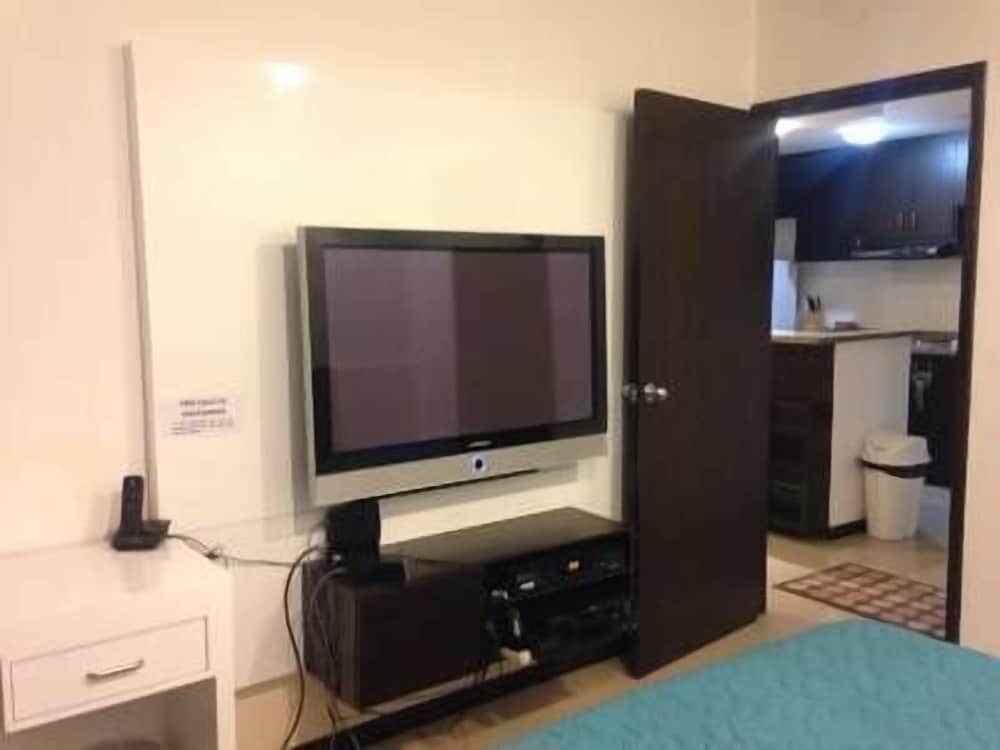 Apartment photo 2