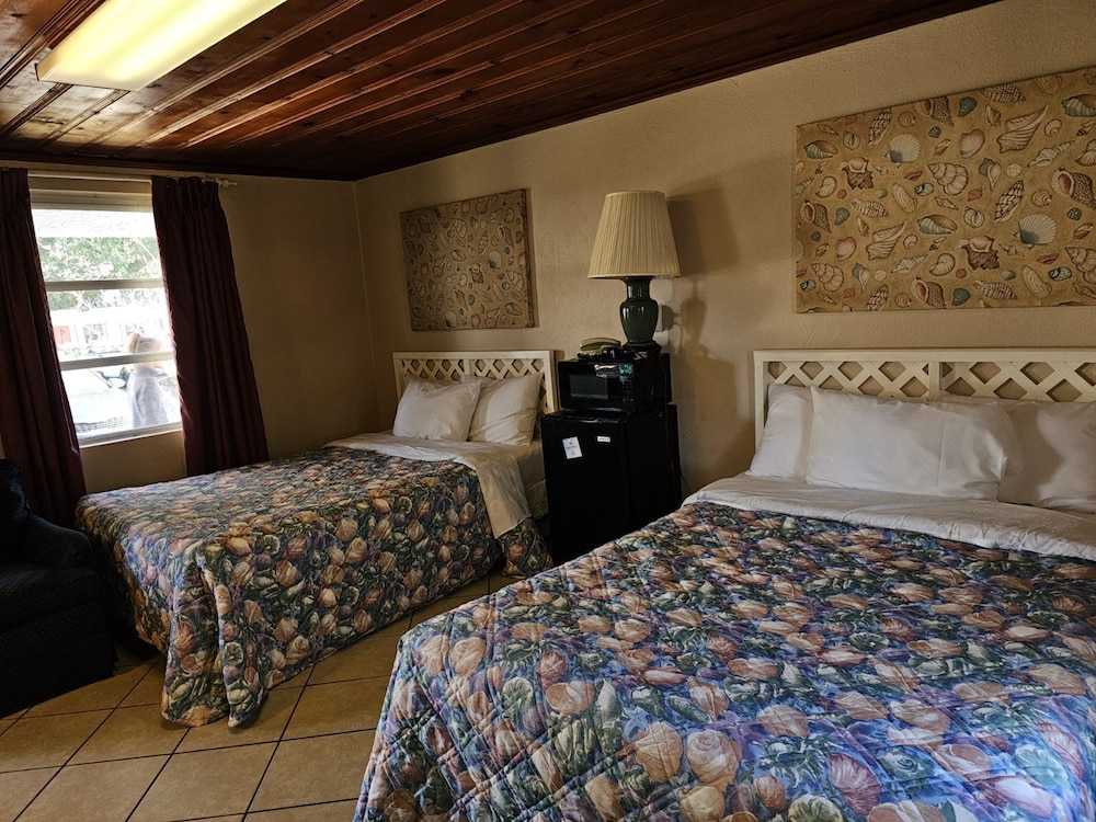 Room, 2 Double Beds, Smoking photo 2