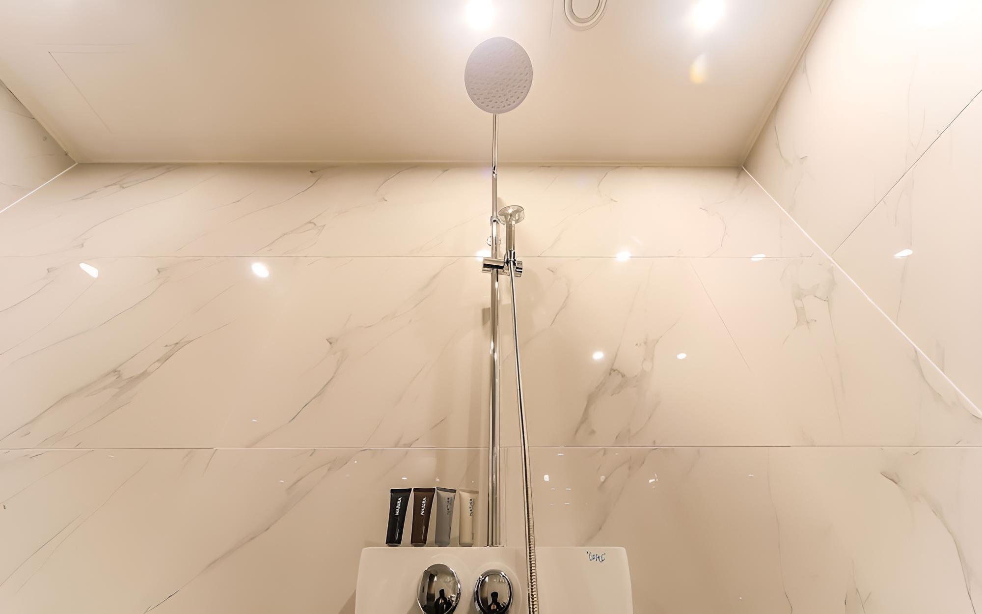 Room (VIP Twin (Free Netflix Watching (Bath) - Photo 4