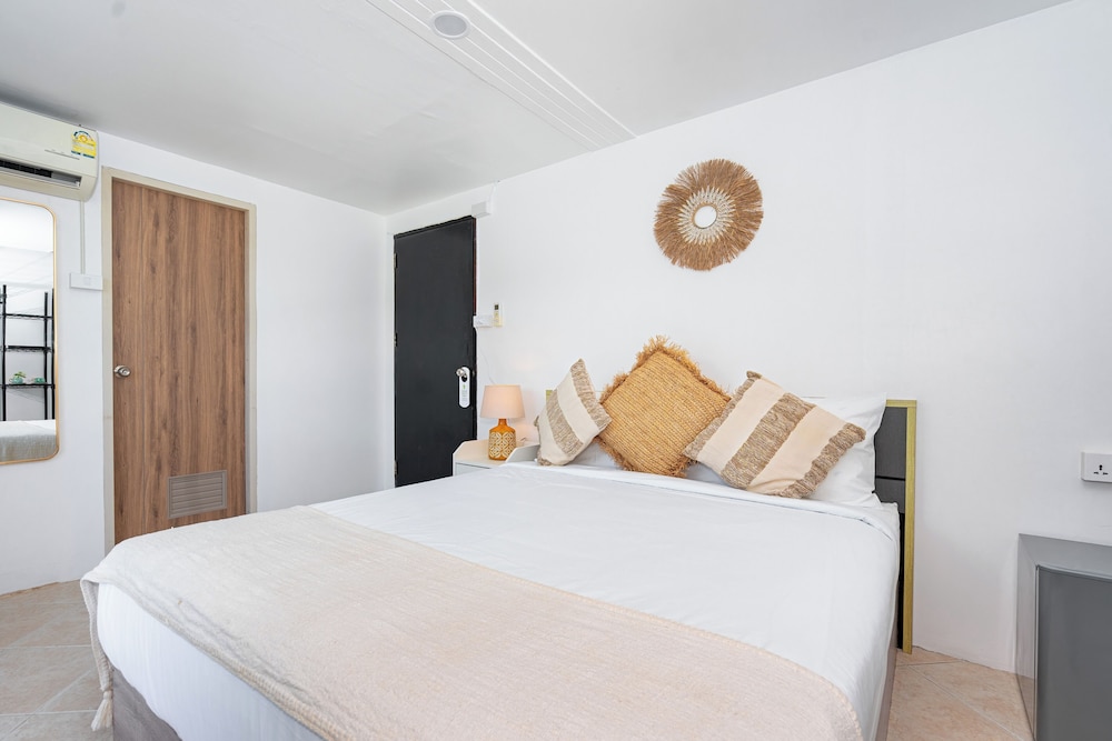 Standard Queen Room - Photo 5