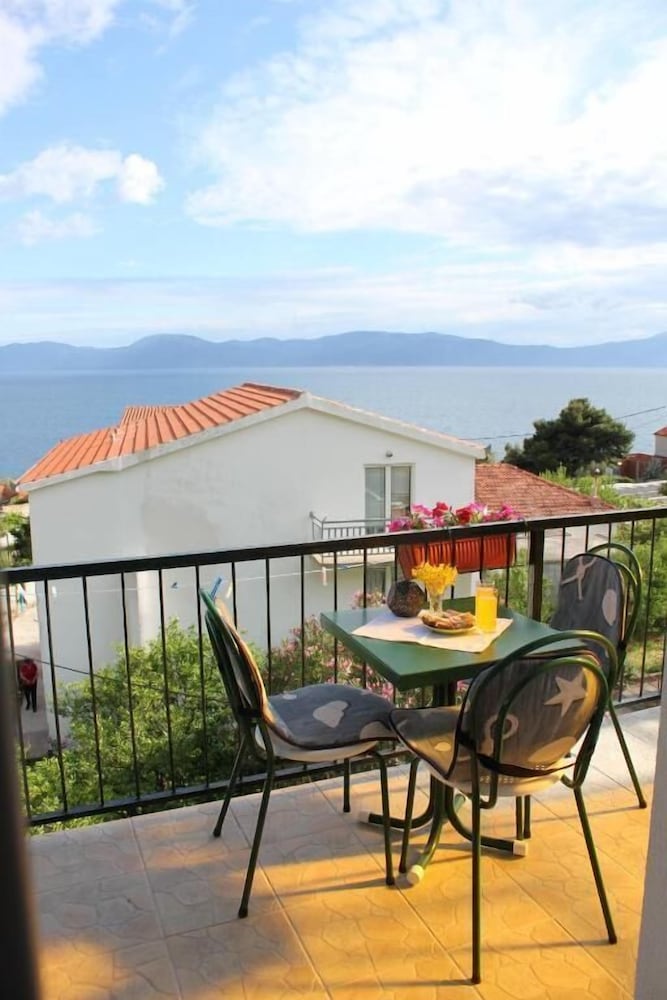 Double Room, Balcony, Sea View photo 3