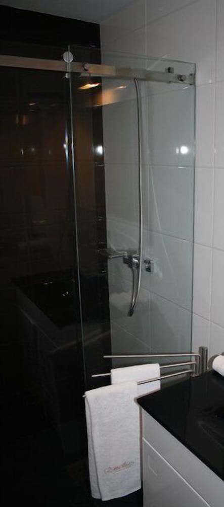 Deluxe Double Or Twin Room photo 3