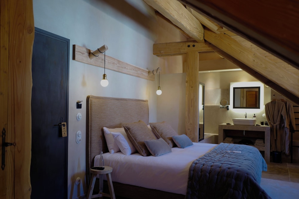 Room 9