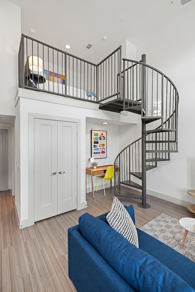 Premier Studio - Photo 16
