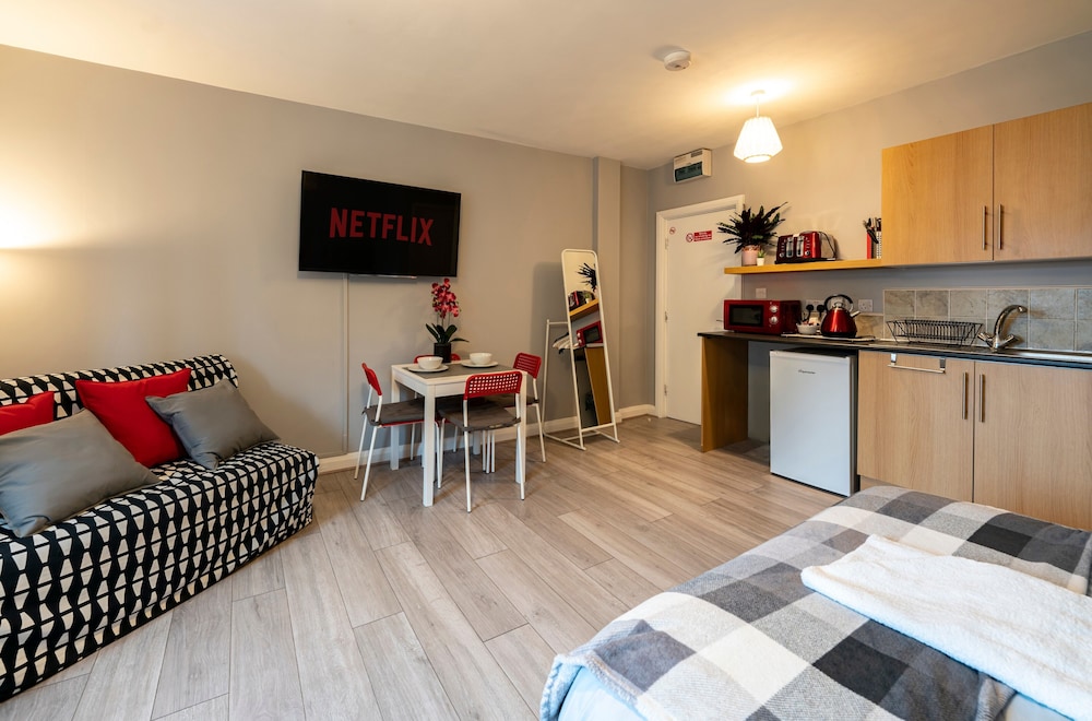 Studio Apartment 3 photo 2