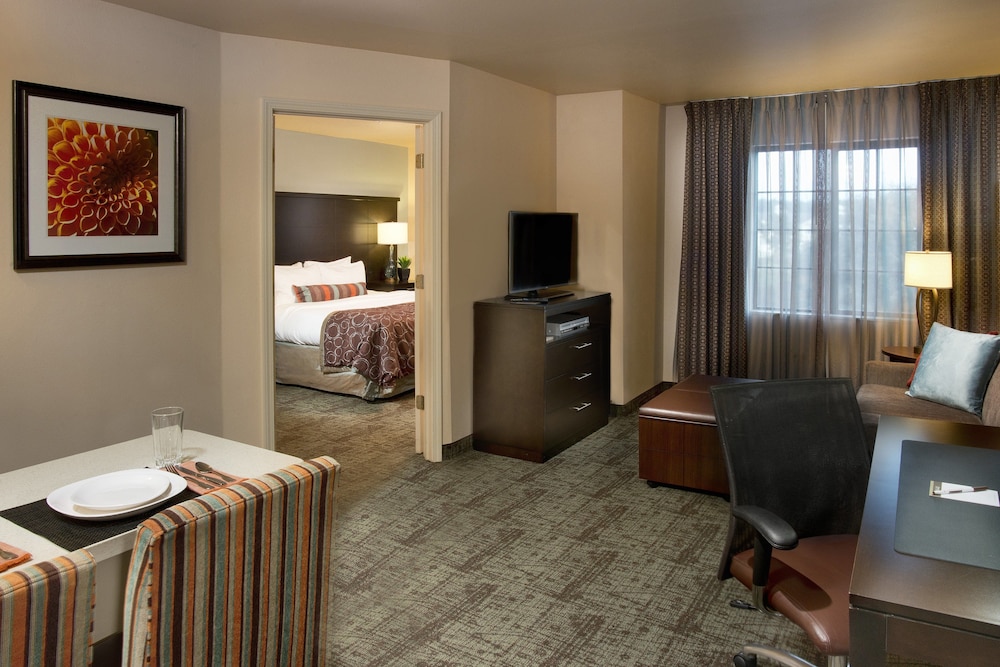 Suite, 1 Bedroom (1 King Bed) - Photo 4