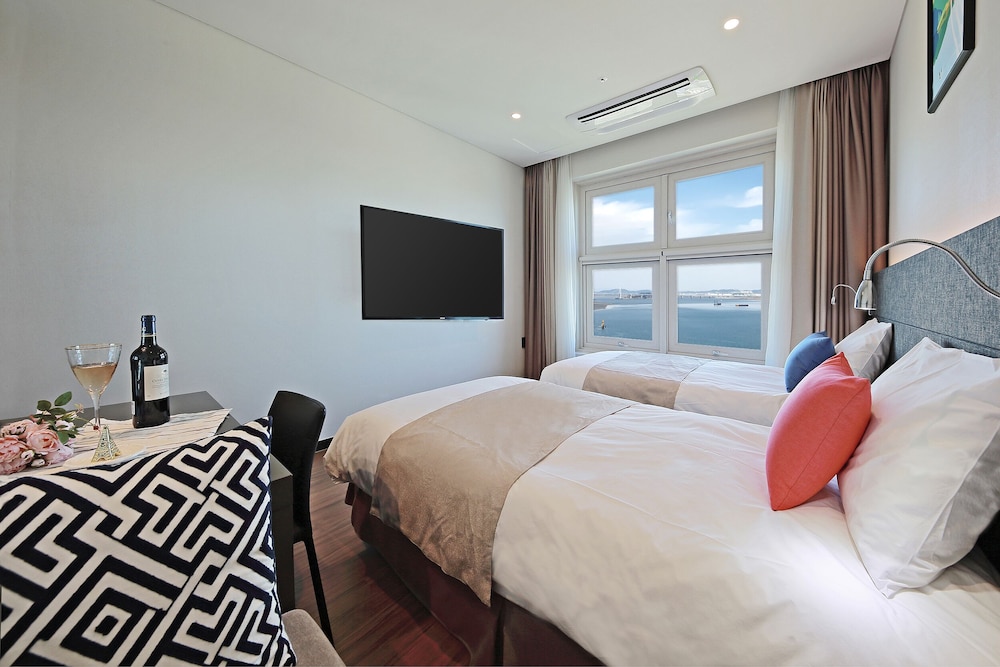 Standard Twin Room, Harbor View - Photo 2