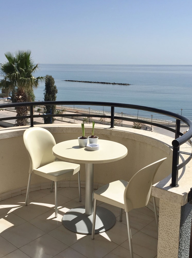 Standard Apartment, 1 Bedroom, Sea View (Single Beds) - Photo 6