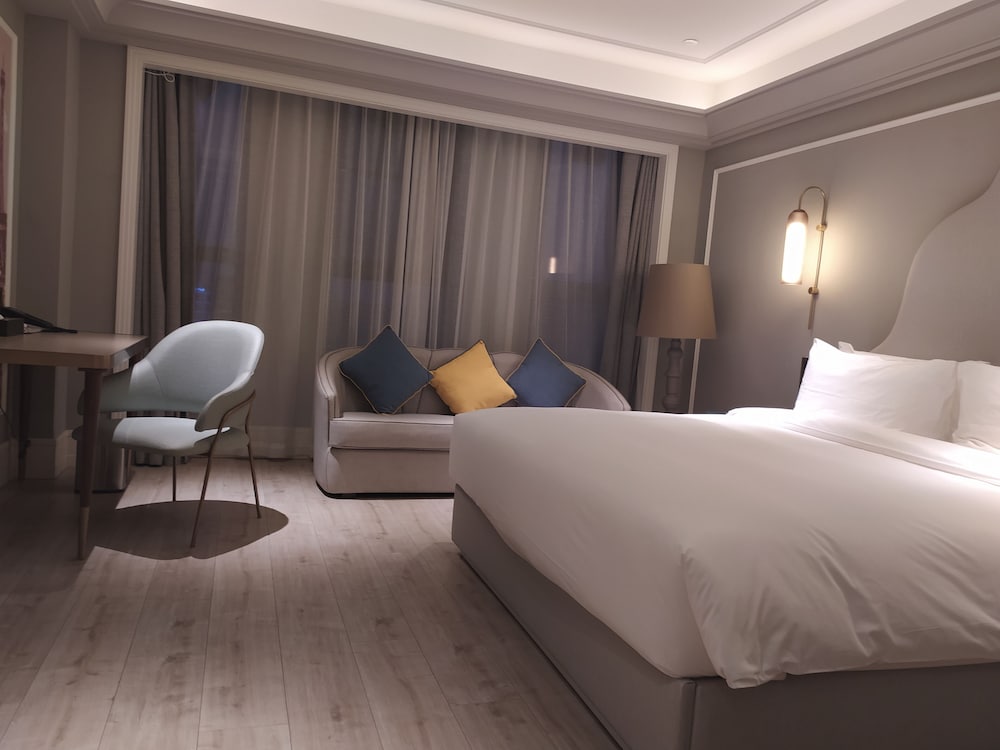 Superior Room, 1 King Bed